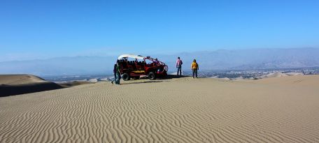 Tour to Huacachina and Paracas in 2 days from Lima.
