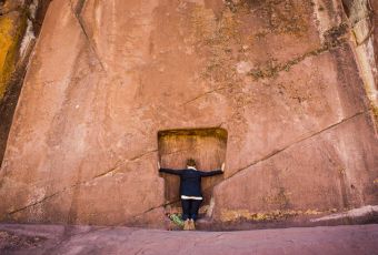 Tour to Aramu Muru in Puno