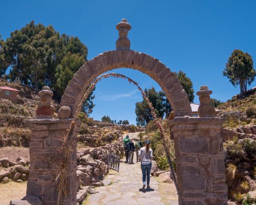 Classic arch at the main entrance of Taquile Island