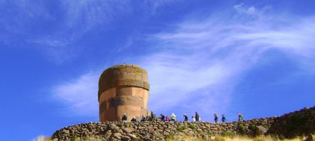 Visiting the ancient Chullpas Cemetery of Sillustani