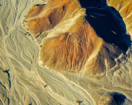 Experience a breathtaking flight over the Nazca desert.