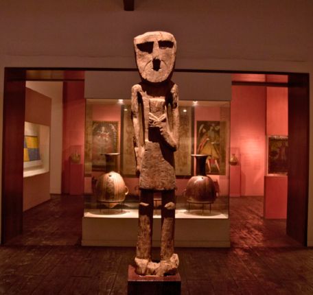 Visiting the Museum of Pachacamac.