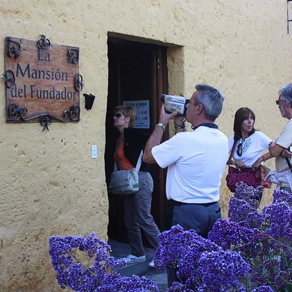 The Founder’s Mansion: A Window into Arequipa’s Colonial Heritage and Artistry.