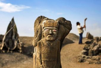 Huaca Cao Viejo sculpture